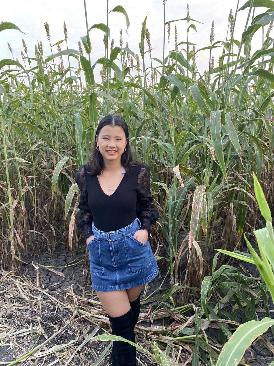 isabel040802's tweet photo. Happy fall y’all 🧡🧡 https://t.co/Y5W5yNA0Zq
