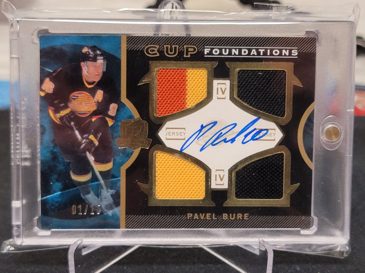 FlyingVCards's tweet image. Another monster #PavelBure addition to the PC!

Huge thanks to @GlomsCards &amp;amp; @dansamoron for helping making this one possible 🙏 

#Canucks @UpperDeckHockey #RussianRocket #UpperDeck #TheCup #CanucksGoat
