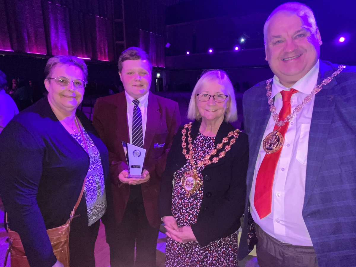 Lisa Fowles tweet media