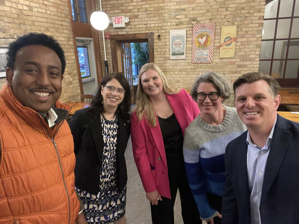 Affordable Housing DFL Fundraiser last night in Mpls. <a href="/KariDziedzic/">Senator Kari Dziedzic</a> <a href="/epmurphymn/">Erin Murphy</a> <a href="/mikehowardmn/">Mike Howard</a> <a href="/elizglid/">Elizabeth Glidden</a>
