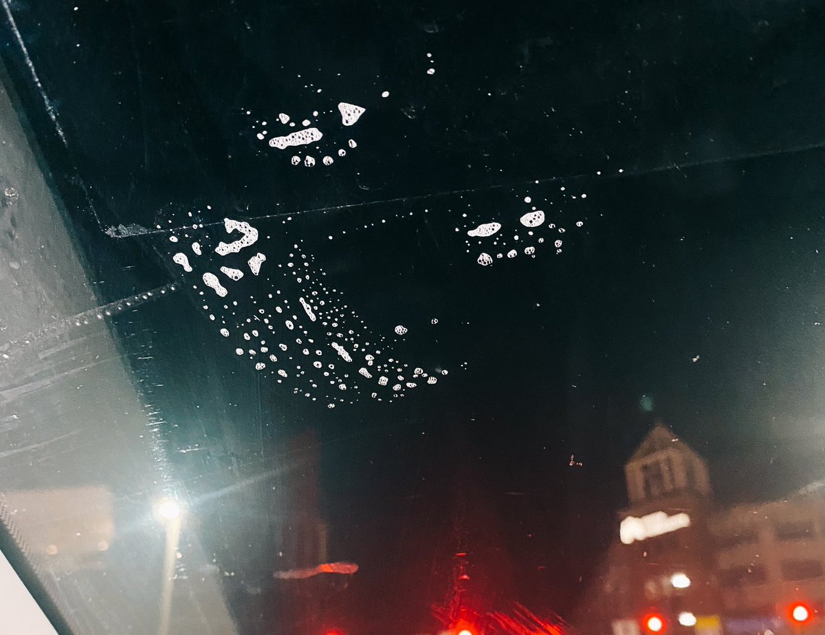 KaitlinObscura's tweet photo. #JustBaltimoreThings if the light ain’t green yo window gettin cleaned https://t.co/LdnG7AmhSX