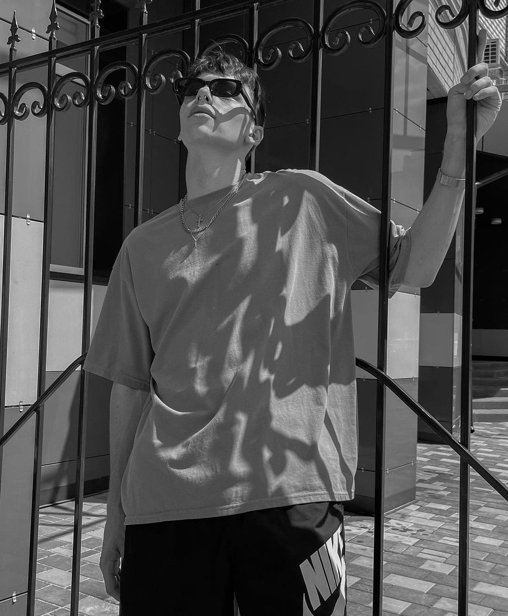 ⠀⠀⠀⠀⠀ 
 ⠀⠀⠀⠀⠀⠀ ⠀ para mí un placer
 ⠀⠀⠀⠀⠀ ⠀⠀ ⠀ invitarte a ver
 ⠀⠀⠀⠀⠀ endiablados el amanecer
ㅤㅤ