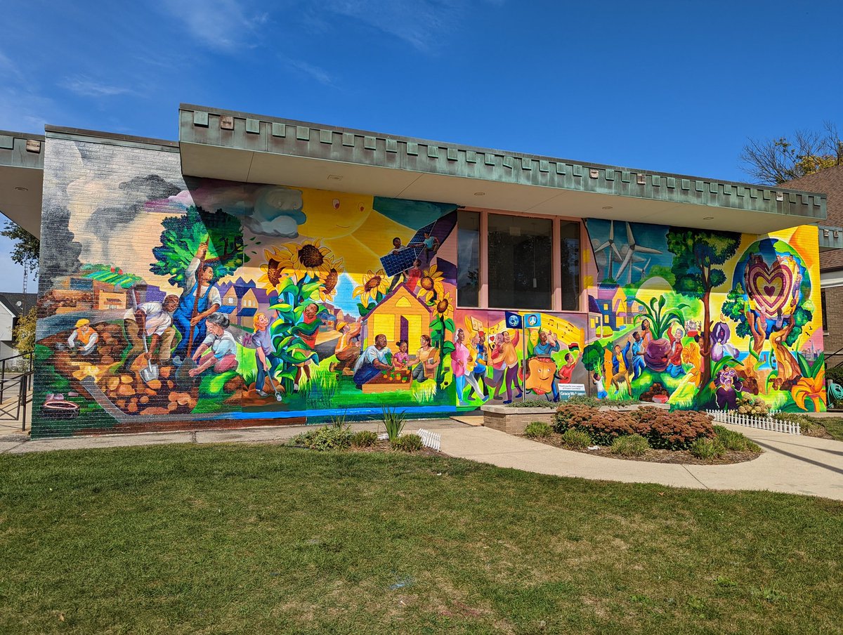 AngelicRadical's tweet photo. Friday #ClimateFastPray 191. I can't believe tomorrow is the big day we dedicate our climate justice mural on the front of our church! https://t.co/n5JLmiQcFM