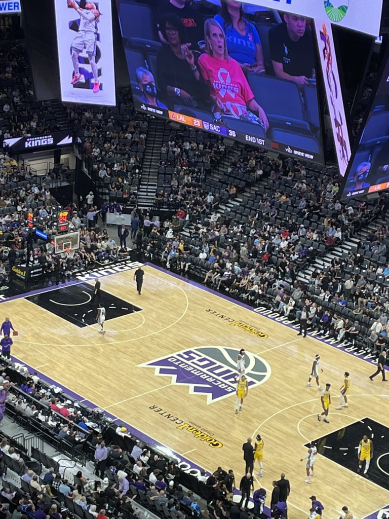 AcsaWelker's tweet photo. After 25+ years as a kings fan it is so nice to see them looking good and beating the Lakers! @BenWelker_42 #SacramentoProud https://t.co/3fboJoPUyB