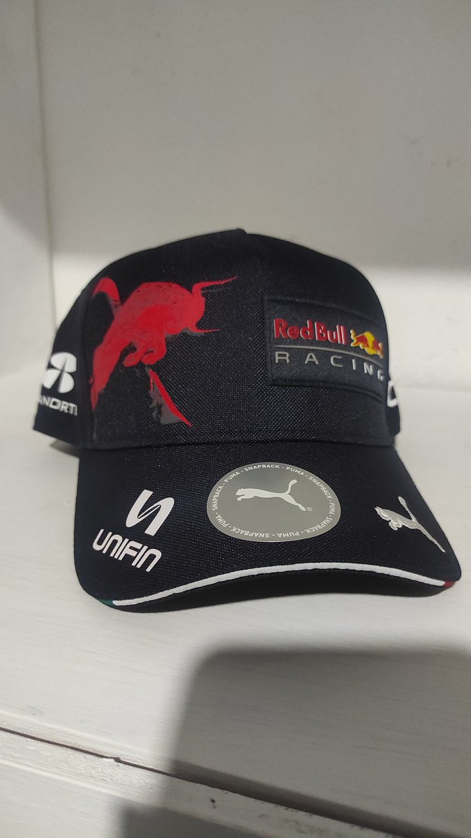 yasslh's tweet photo. Muchas gracias @DaniMHJ 😘😘😘

@SChecoPerez @redbullracing @fia @F1 #checopérez #sp11 https://t.co/Tw6AARzV78
