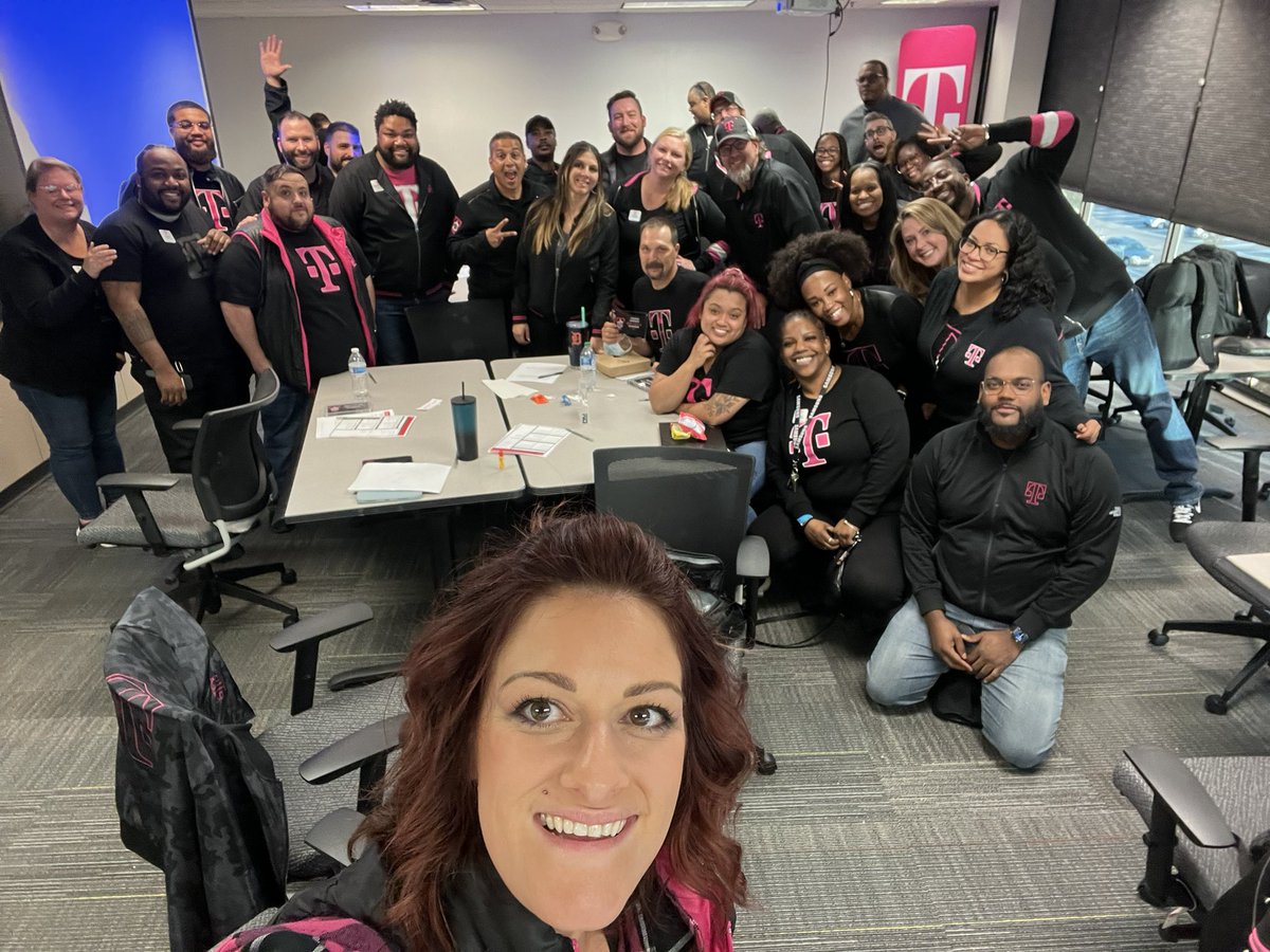 What a fantastic RSM summit we had yesterday here in MICHIGAN Kicking off Q4 strong👊🏼 (not sure what I was looking at) had to post for @magentamillz #WatchMIhustle <a href="/asadirfan/">Asad Irfan</a> <a href="/domjrcoleman/">Dom Coleman</a> <a href="/AliciaMagenta6/">Alicia R</a> <a href="/MsAbbylicious/">Abby Skewes</a> @MckenneySarita