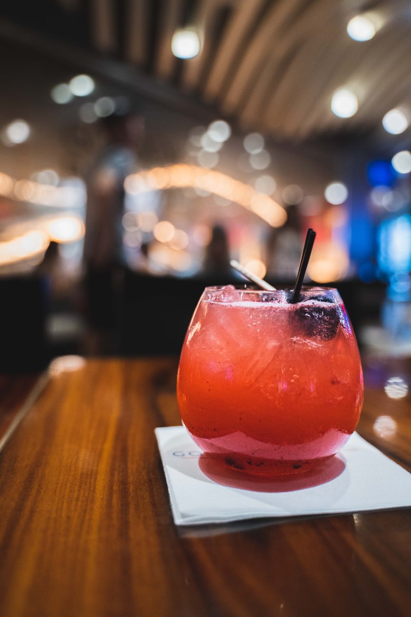 PHVegas's tweet photo. It's finally Friday! Meet us for a cocktail or two at @GordonRamsay's #GRBurger 🍔 #PartyAtPH https://t.co/6Bmwb3StXl
