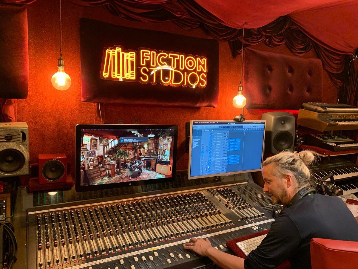themorganjames's tweet photo. Isn’t this the most beautiful recording studio!!! #recordingstudio #music #newsongs #newarrangements #band #singer #musicians #artists https://t.co/SqRV1Li9mO