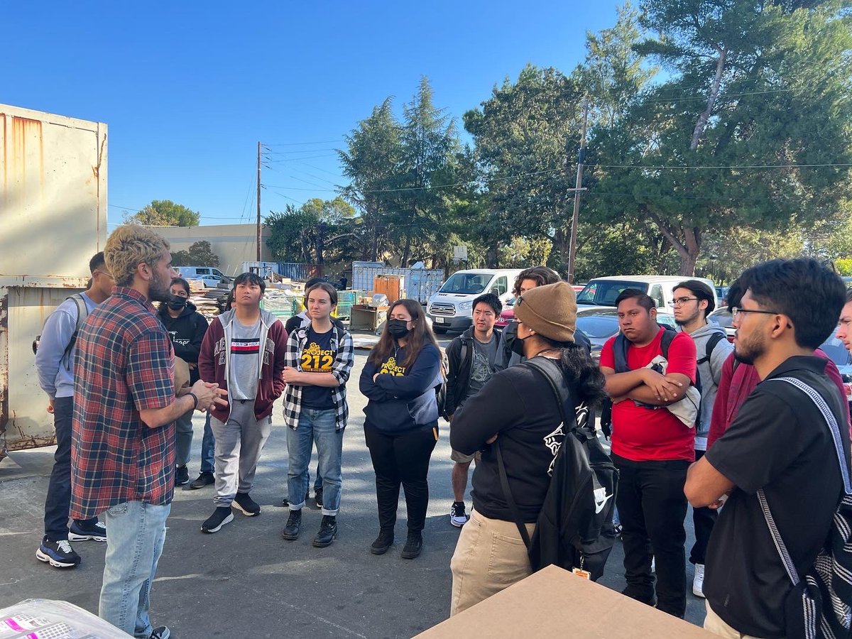 Pathways_MDUSD's tweet photo. Thank you @Calitho2312 for hosting our #Engineering students from @YgnacioValley today! We had a great time learning About Manufacturing right here in our community. Thank you  @CA_Concord for making this happen! #CareerPathways @MtDiabloUSD  @BayAreaMFG https://t.co/eGbfgVQZTE https://t.co/fQNB6NomT8