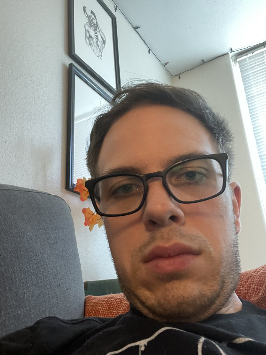 classyjgalassi's tweet image. I could never download BeReal cause it’d just be pics of me scrolling on my phone like this