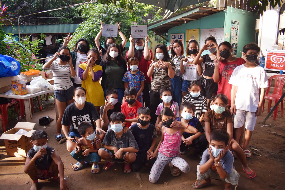ChildhopePH's tweet photo. #𝗶𝗚𝗶𝘃𝗲𝗛𝗼𝗽𝗲 𝗖𝗼𝗺𝗺𝘂𝗻𝗶𝘁𝘆: JALNANDANS volunteers celebrated Enhypen- Lee Heeseung birthday by doing an outreach activity with 25 street children. Maraming salamat, volunteers!
@rookiebibleace
#OutreachProgram2022 #ChildhopePh #volunteer https://t.co/Gv12oomys2