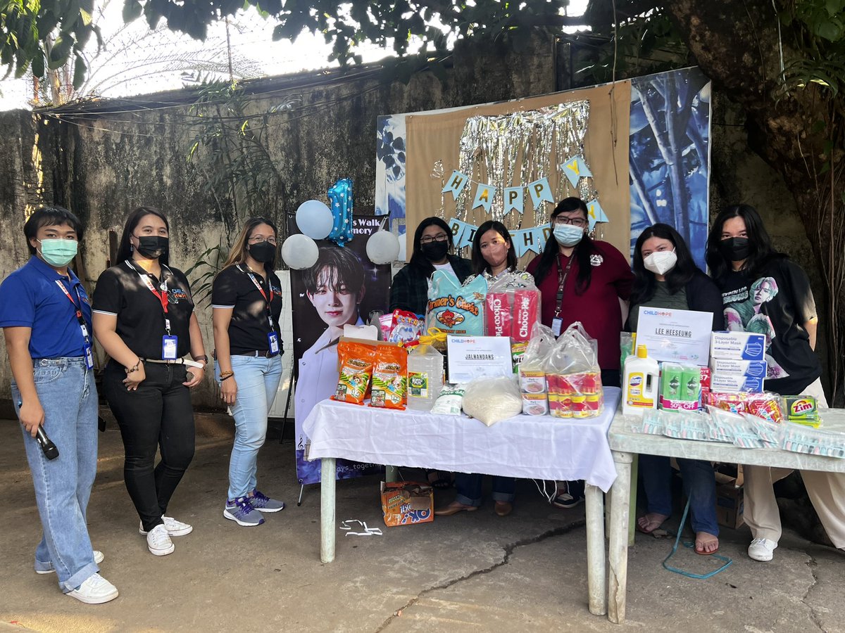 ChildhopePH's tweet photo. Aside from children's gifts, they also donated various in-kind donations in support of the #KalyenDeria Mobile Soup Kitchen. Maraming salamat, volunteers!

Want to join the #iGiveHope Community? DM us now.

@rookiebibleace 
#OutreachProgram2022 #ChildhopePh #volunteer https://t.co/48FVb4cwu2