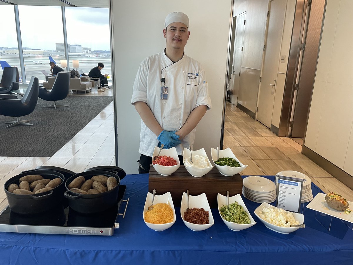 bythebeach05's tweet photo. One potato, two potato wait… LAX United Club is serving Hot Potatoes with all the fixings #welcomefall #topitoff @Tobyatunited @Aaron_McMillan @jacquikey @alexanderdorow @KevinMortimer29 @mcgrath_jonna https://t.co/HoZ5WY8n2n