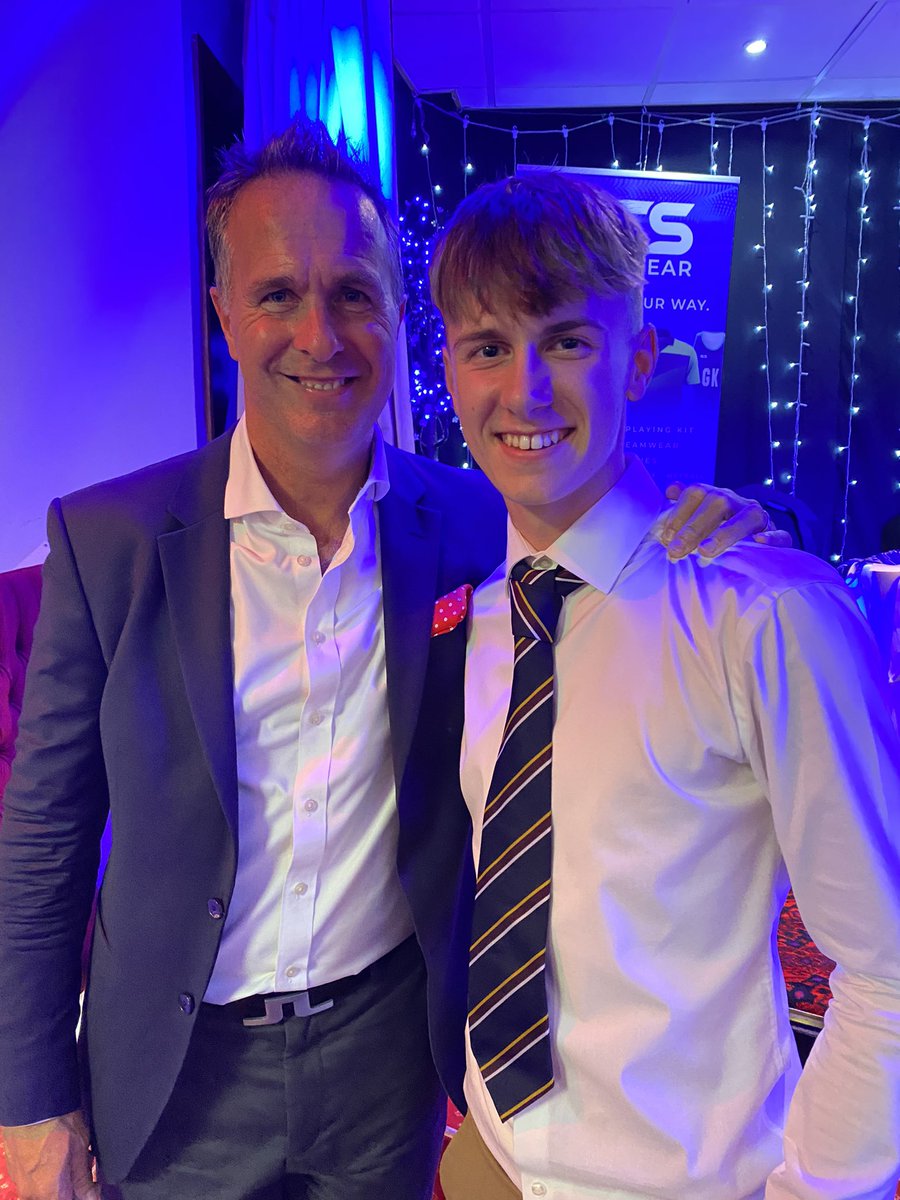 What a fantastic evening, credit to <a href="/vaughany9/">Vaughan Thomas</a> and <a href="/LlanelliCricket/">LlanelliCricketClub</a>