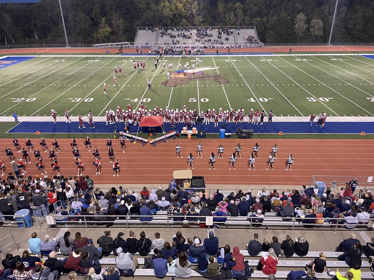 Basehor-Linwood scores TD off blocked punt, up 7-0 over Seaman with 8:08 left in 1st qtr. #kpz