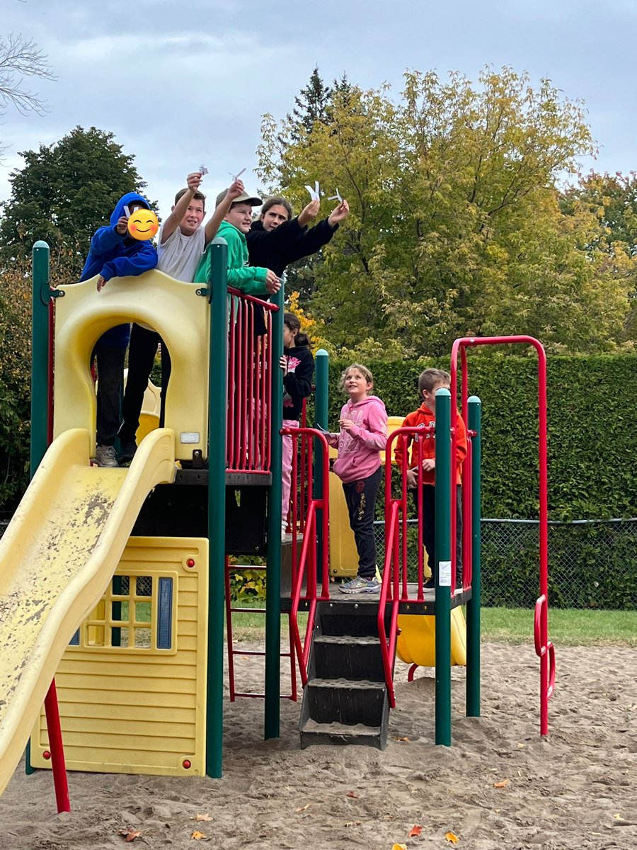 MmeRizzo's tweet photo. Thanks @LetsTalkScience for a great STEM challenge this week! We learned about the biodiversity of seeds and how they get around! 🌳 🌲@PATocsb https://t.co/FnPF7WJYOX