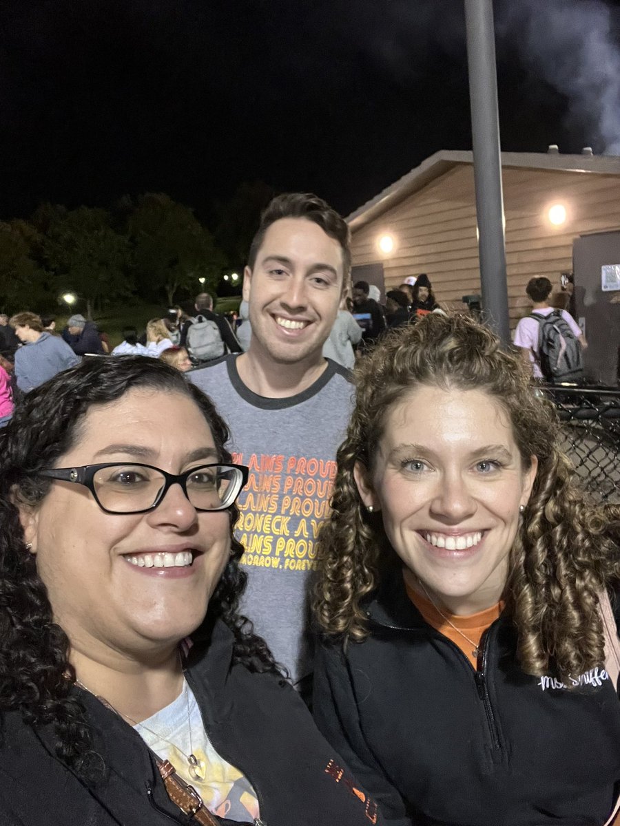 Michelle21576's tweet photo. WPHS homecoming game! Elementary schools showing support! #WPproud @MAS_WP @MsSniffenMAS https://t.co/zgu5OQQUTa