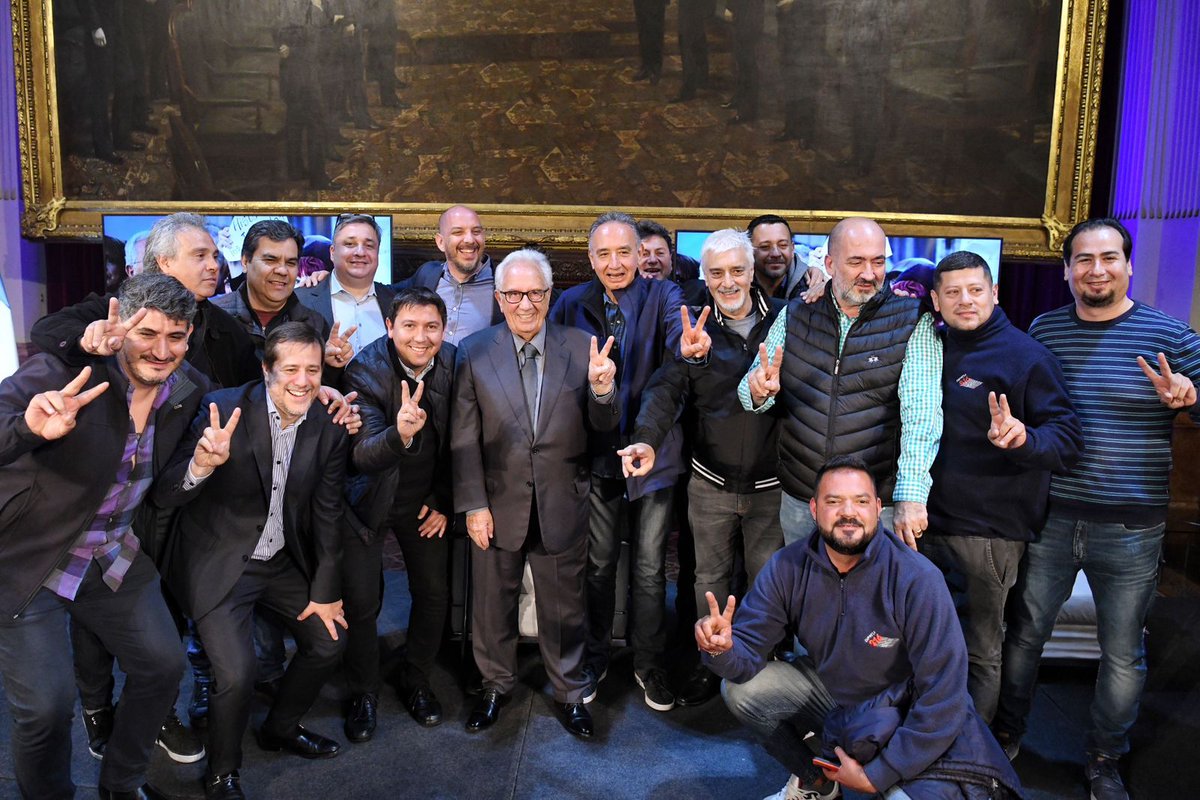 Muchas gracias a <a href="/ceciliamoreauok/">Cecilia Moreau</a> y a <a href="/eduardofvaldes/">Eduardo Valdés</a> por impulsarlo, y a todos y cada uno de los que me acompañaron en este acto inolvidable.