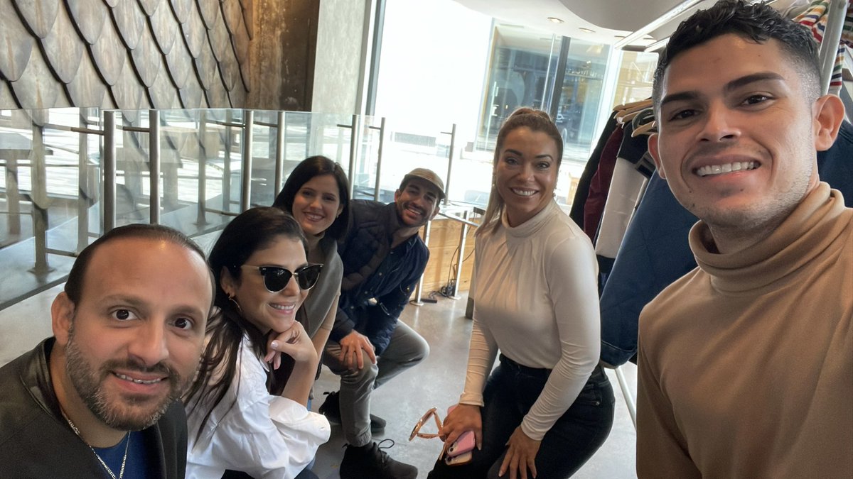 AbimaelTiempo's tweet photo. ¡Qué grata experiencia fue participar en el #WeatherSummit, en #Boston! Cerrando esta semana con dos días de mucho aprendizaje 🤓 y de poder conocer <<personalmente>> a varios colegas 📺 ☁️ de #Telemundo y #NBC. Ya de regreso a #SanFrancisco. Los espero mañana por #Telemundo48. https://t.co/Ff2uib2ush