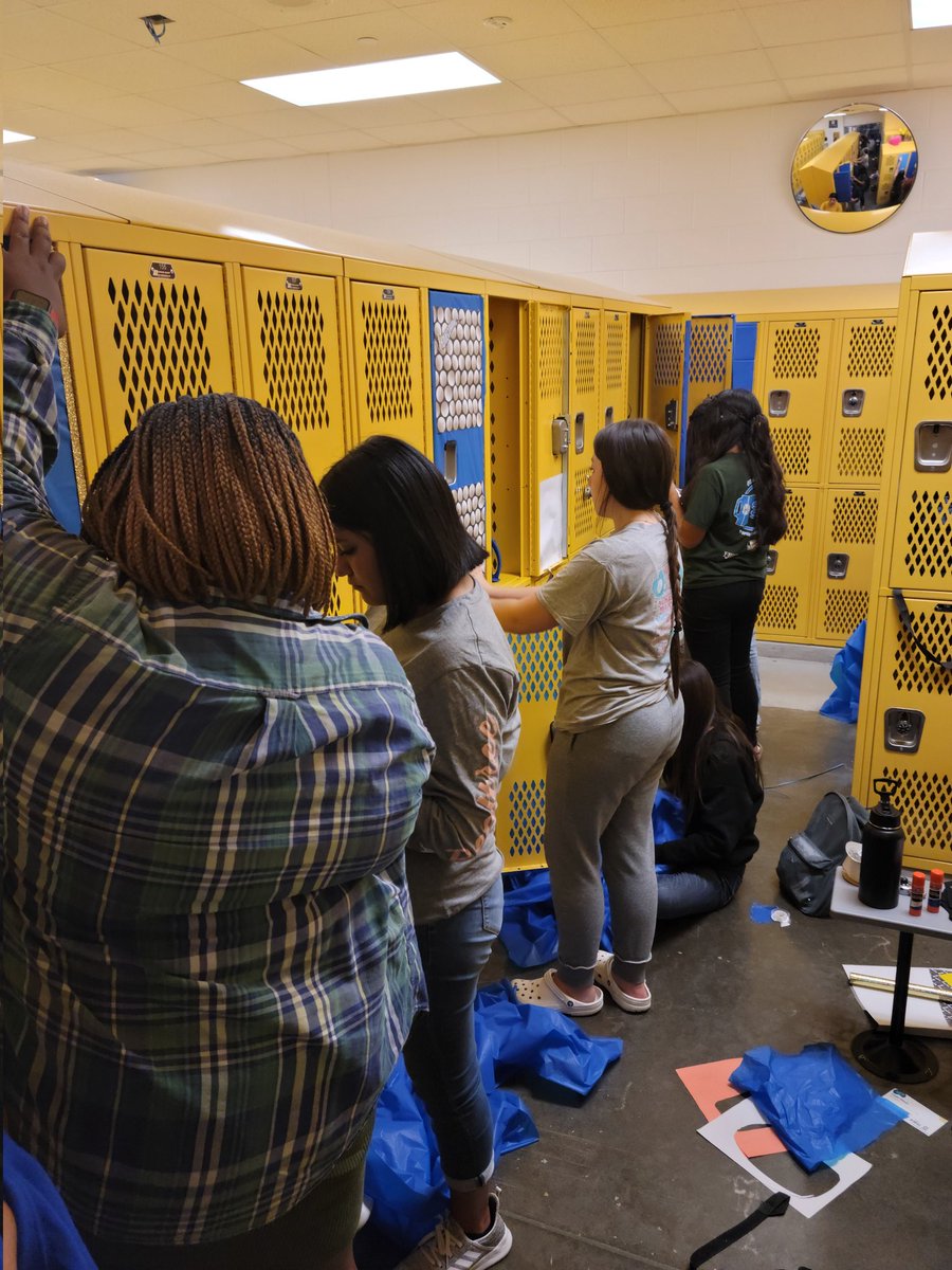 MilbyVolleyball's tweet photo. The Lady Buffs are gearing up for HOCO '22! #BuffSpirit @Milby_HS @MilbyClass2023 @MilbyFootball https://t.co/vbDnzGovCi