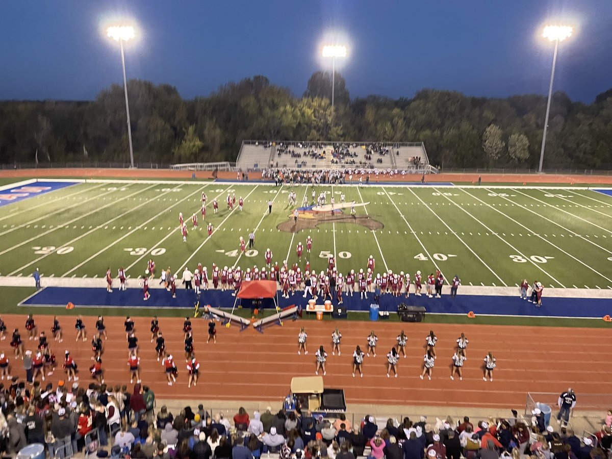 Basehor-Linwood up 20-6 over Seaman with 2:10 left in 1st qtr. #kpz