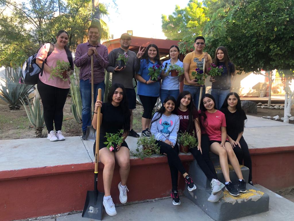 HermosilloUpn's tweet photo. Jornada de limpieza y reforestación

Alumnos de diferentes semestres iniciaron con entusiasmo actividades de limpieza y reforestación en las diferentes áreas del plantel, desarrollando espacios más aptos y bonitos para la convivencia. https://t.co/tqbixX6yxQ