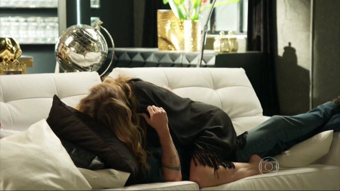 oursgn's tweet image. 🎶Qual será o defeito da fala se a tua boca me cala
Nós dois deitados na sala🎶🙊😻❣   8 de abr de 2016