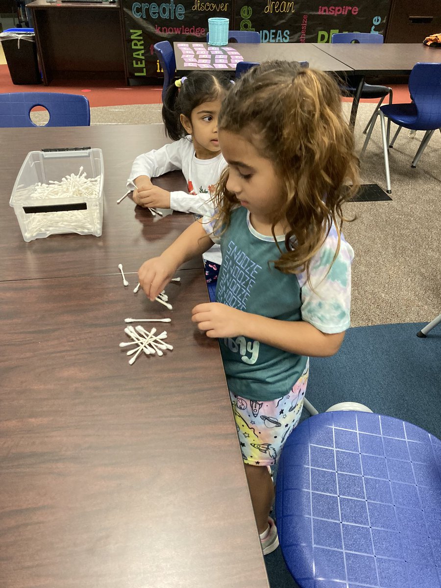 MsLKoenning's tweet photo. ⭐️Fun Friday⭐️ Reader from @ReedyLions, built with skeleton bones in library, and silly faces for crazy hair/pajama day!! https://t.co/vTQah6kRpm