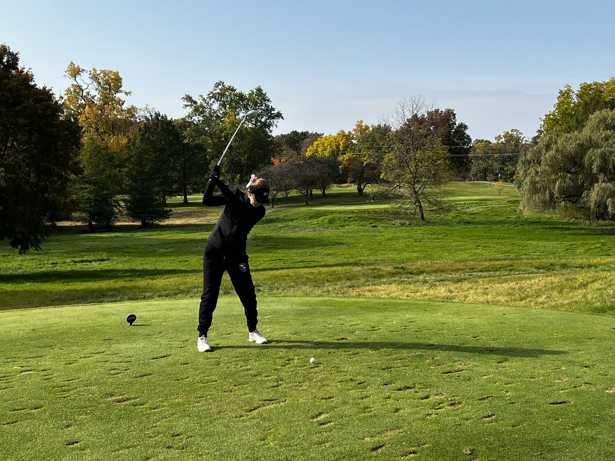 SLE_girlsgolf's tweet photo. Kaylee was dialed in at Forest Akers West for the 1st round of the MHSAA State Finals🐾⛳️🐾 Be East! https://t.co/h56JMlQG6e