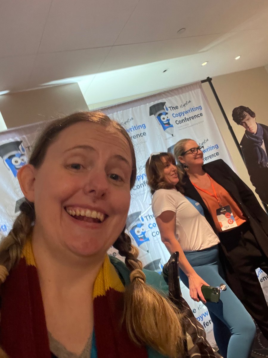 jodadi_o's tweet image. Reverse photobombing #CopyCon2022 super celebrity @KateToon 

Omg! I know her 😱😱😱😱

Also a little more Sherlock for all