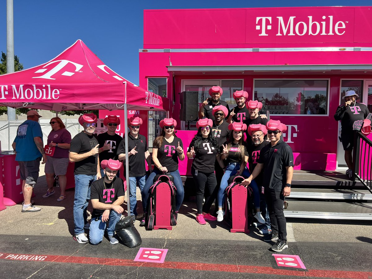 TxOps972's tweet photo. What a gorgeous day today @StateFairOfTX ! If you haven’t had a chance, get out there before FOMO sets in! Our Expert Teams are there to delight you, stop by our Magenta space &amp; prepare to be amazed! #MetroFlex @tobiastjones https://t.co/ayAP2mlxIl