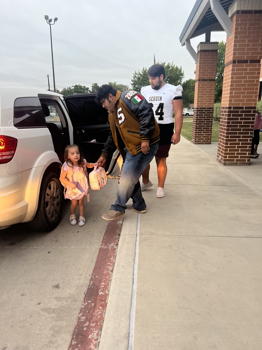 MatadorSTRONG's tweet photo. @debra_reiley @Jakyarii2 @Ball_ECC @Seguin_Football @SeguinHSTx @SeguinISD 100% agree! Best day ever. So sweet to see how amazed the kids were &amp; how happy it made the “big kids” 🙏🥹 thank y’all for having us. Now! Time to get our ⚔️SWORDS UP⚔️ https://t.co/PEKRBvoxLh