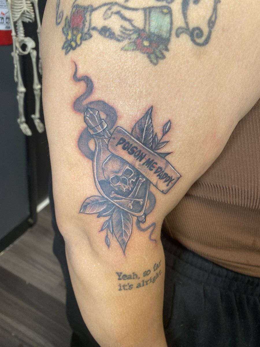vialtattoos's tweet photo. ☠️😈🧪
#poison #blackandgreytattoo #tattoos #tattoo #tattooapprentice https://t.co/woTbUiAvpp