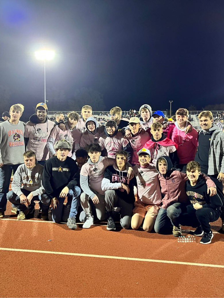 DTV_Official's tweet photo. The Davison Wrestling team was recognized tonight for winning back to back D1 state titles! @DHWrestling6 @DavisonMade https://t.co/O0kuS7SDU2