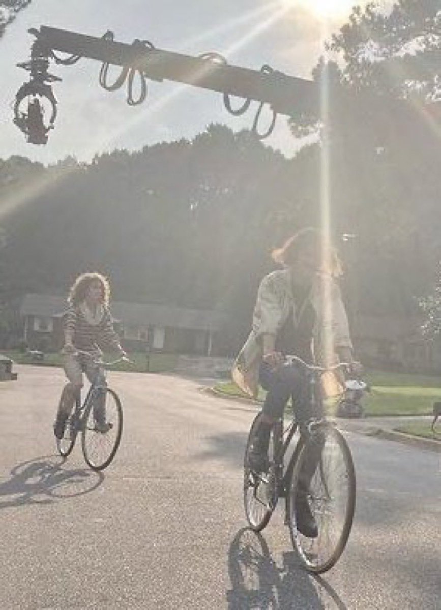 thinkerbuckleys's tweet photo. our robin and nancy CRUMBS https://t.co/0c4Fmv5zfl