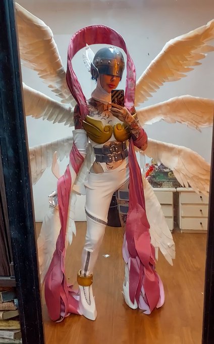 Watch Giu Hellsing's leaked NSFW photo on TwXstars