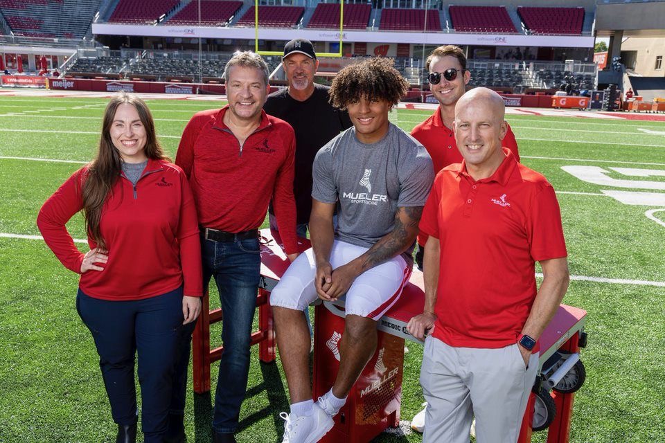 MuellerSportMed's tweet image. We’re excited to welcome University of Wisconsin-Madison star running back Braelon Allen to promote Mueller RECOVERYCARE REVIVE and our full line of products to "Keep you active in the game of life."

#revive #builtinsport #bestteam #recoverycare #muellertough