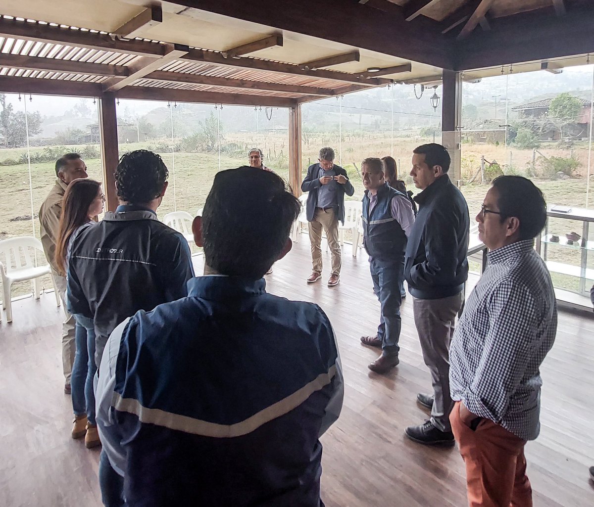 GADSigsig's tweet photo. 🤝🏼 💡 #GESTIÓN | Nuestro Alcalde junto al Presidente Ejecutivo de la @centrosur_ec, realizaron un recorrido en el Complejo Arqueológico de Chobshi, a fin de implementar obras de servicio eléctrico en el sitio.
@tomebamba @complicefm @_REDInformativa @elmercurioec https://t.co/VpFVrFMVYJ