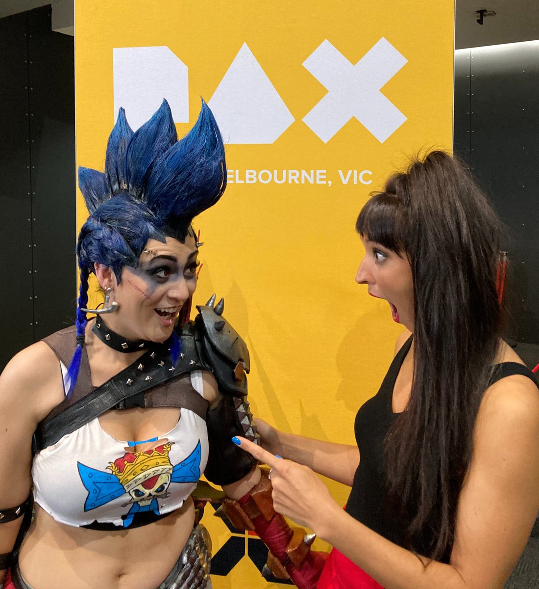 Leah de Niese tweet media