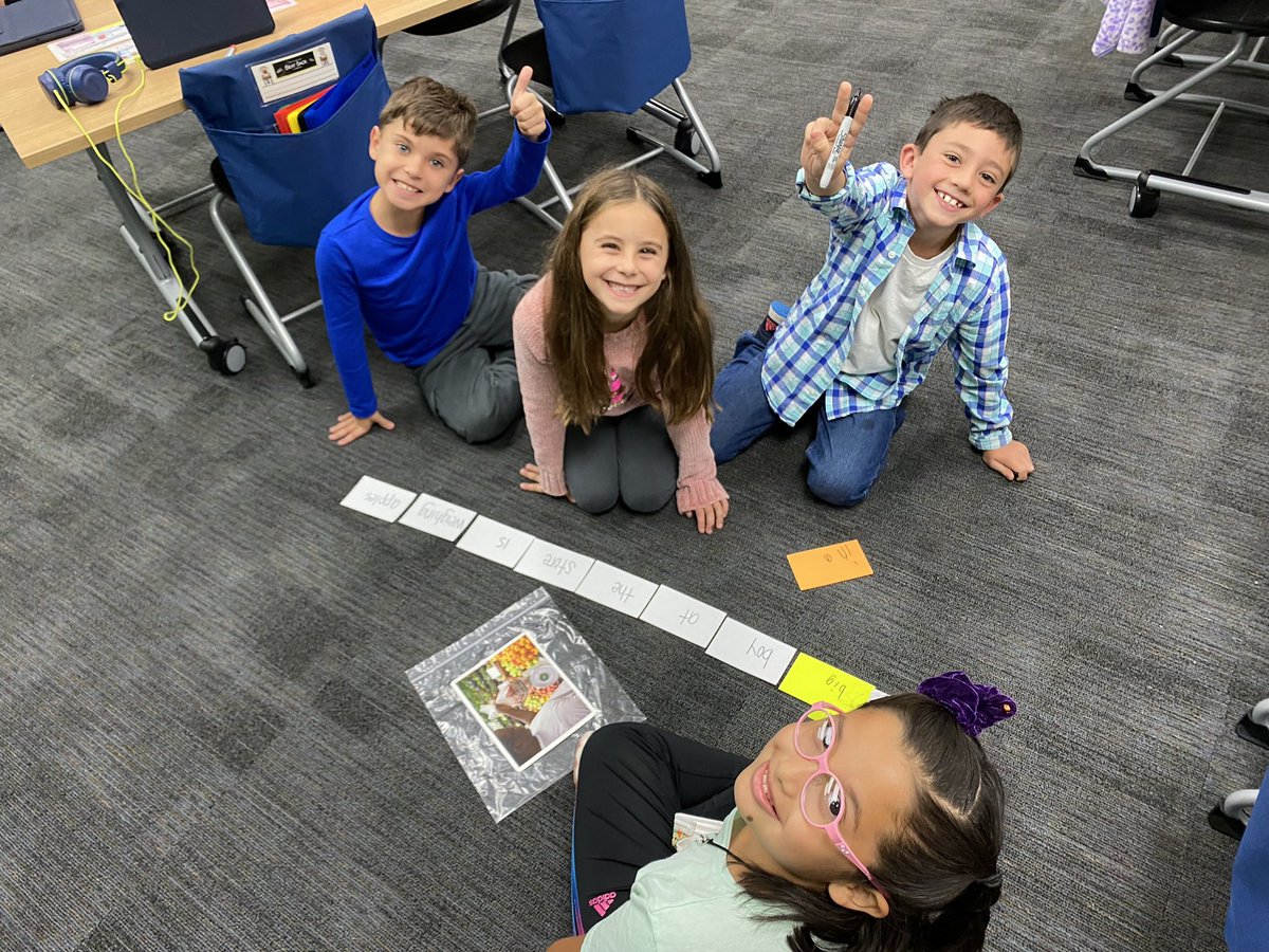 MrsCappelenKCSD's tweet photo. Creating simple sentences and expanding them with adjectives and adverbs! 🤓 https://t.co/t0OQumZPo7