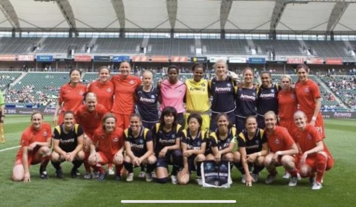 Makoski22's tweet photo. @AlyssaWhitehe and I really enjoyed hearing @BriScurry story tonight at @CityofFairfaxVA #FallForTheBook
I grew up being inspired by her, got to play against her w/ LA Sol in inaugural WPS game vs Freedom, & we share a similar story with our concussion treatment and recovery https://t.co/5WyogI4x8c