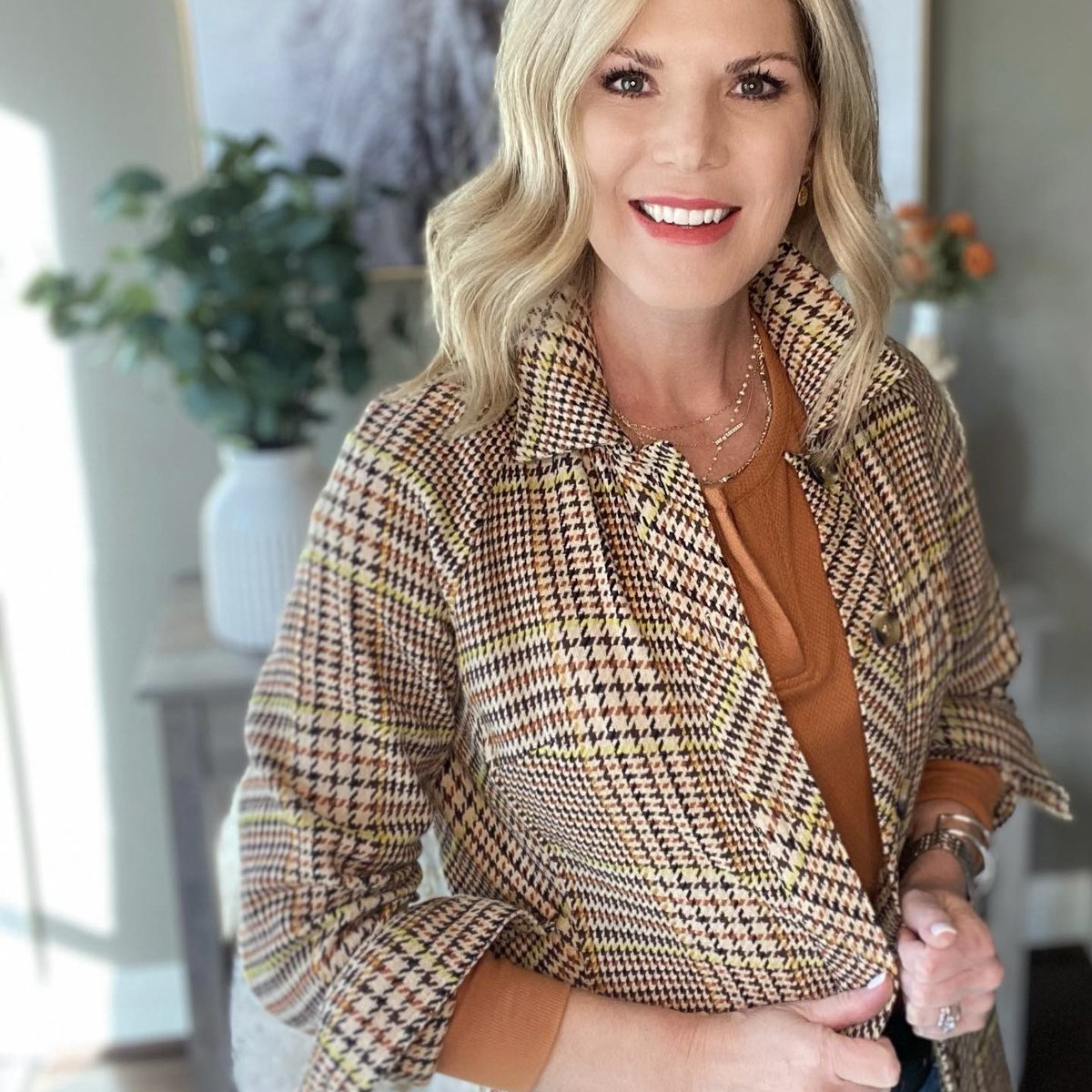 cabiclothing's tweet photo. Fall calls for shacket season. Layer up in our Yorkshire Shacket like our cabi Stylists for perfect fall style. https://t.co/v16ExowYe4