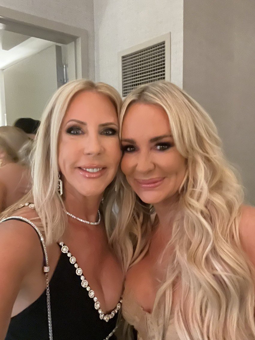 marygodsby's tweet photo. So glad to see @mikeslaydinn at BravoCon. We can’t wait to meet all of our fans❤️ #BravoTV #BravoCon #WhoopItUp https://t.co/eZi9ZvnYy9