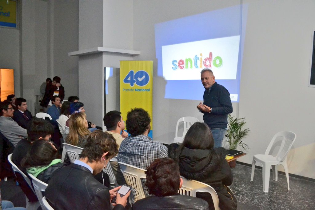 Franco__sormani's tweet photo. Hicimos un conversatorio sobre "Mi propósito: lo que le da sentido a mi vida."
El coach Carlos Servian compartió con @Jovenes40 herramientas y nos ayudó en la reflexión.
#ElijoHacer #EsAca https://t.co/0XnF6aT7nd