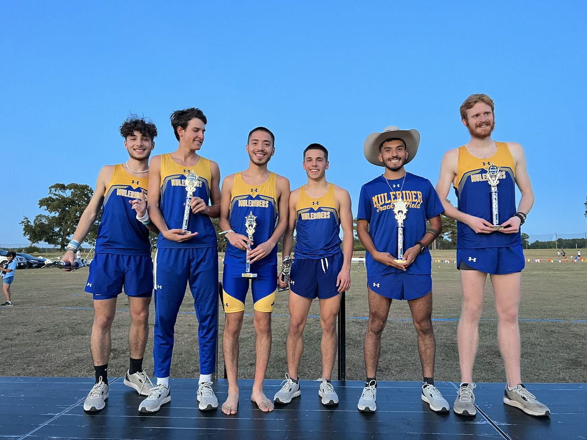 MuleriderSports's tweet photo. 🚨💪🤩 All in an evening’s work for the #RunMXC Men who defend their LDI title by stacking 7️⃣ runners in the top 1️⃣1️⃣ highlighted by Runnin’ Rob Kraus’ back-to-back LDI 👑💥

📊➡️ https://t.co/a1SNKWSOl2
🖥➡️ https://t.co/QPwcFno3WY

#GoMuleriders #LetsRide #Muleriders100 https://t.co/jtSH9bfZvl