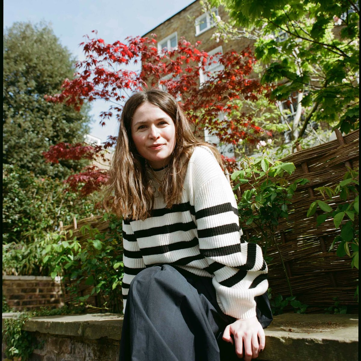 StandardIssueUK's tweet photo. We can’t promise to help you sleep with this podcast, but we can promise that Jen’s chat with journalist Sophie Gallagher about male violence against women is evergreen. They talk about Sophie’s book #HowMenCanHelp, a guide to being a better ally to women. https://t.co/d3YjdklQG6 https://t.co/yf2qIN2dGg