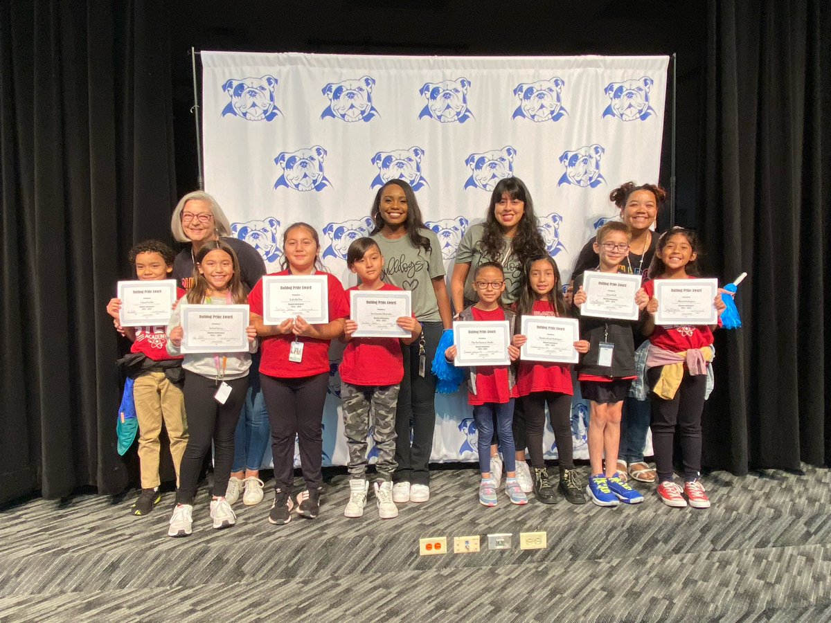 BlantonBulldogs's tweet photo. @BlantonBulldogs in K, 1st, 2nd, and 3rd could not hide their excitement after being awarded theI Bulldog Pride award for the 1st 9 weeks! @TheLeaderinMe @CFBISD @susanmachayo @DlrMaggie @BrianJMoersch 💙💙🐾💙👏🏼🐾 https://t.co/Og3qMWX3rd