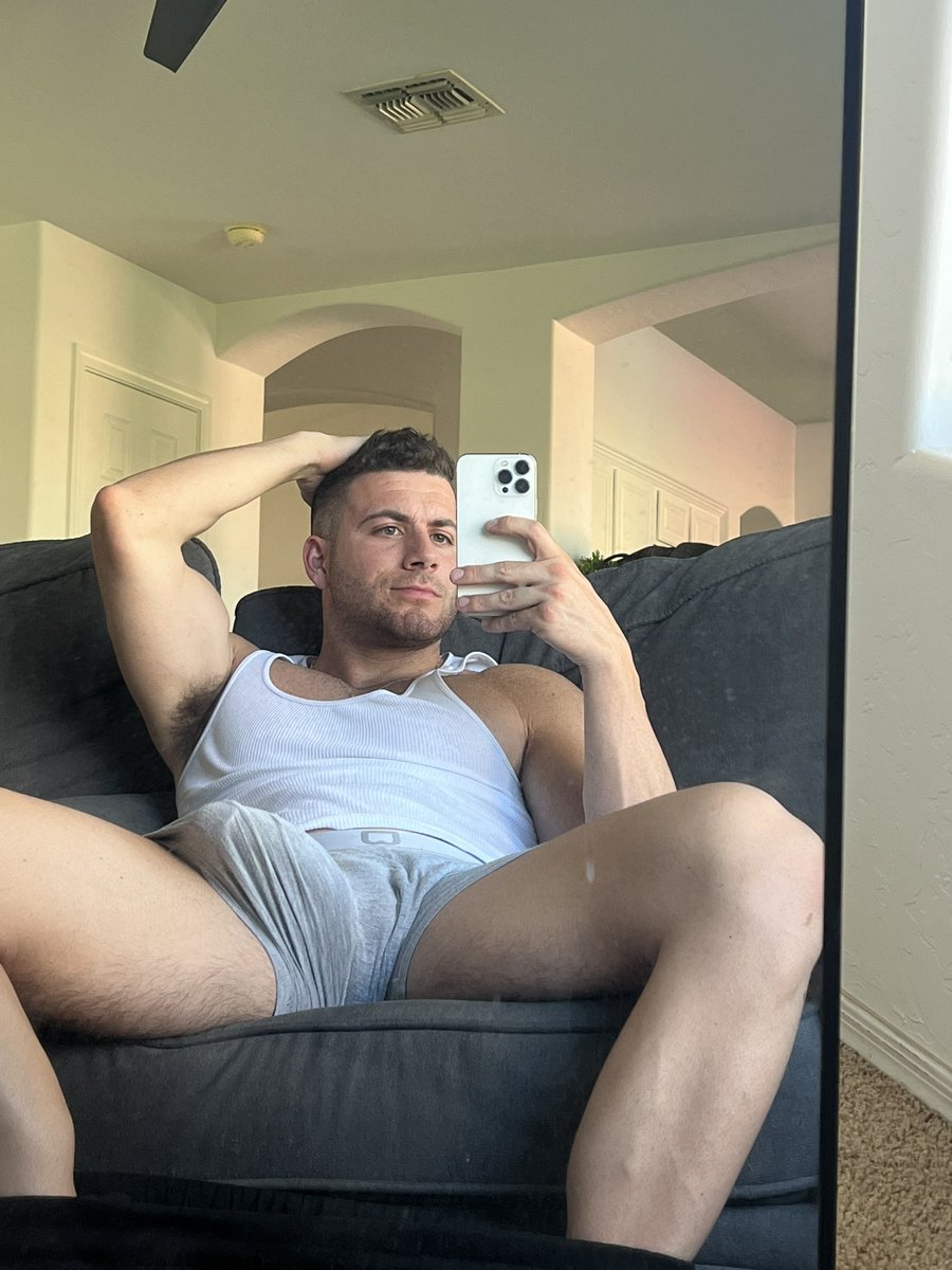 lockishard's tweet photo. Cardio in my bedroom? Or at the gym? https://t.co/eAcGw4NMsR