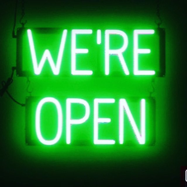 We’re out back <a href="/Cliffsofmoherbg/">Cliffs of Moher</a> til midnight! If you ain’t gettin hot chicken on a Friday night at the bar then where you at?!?!