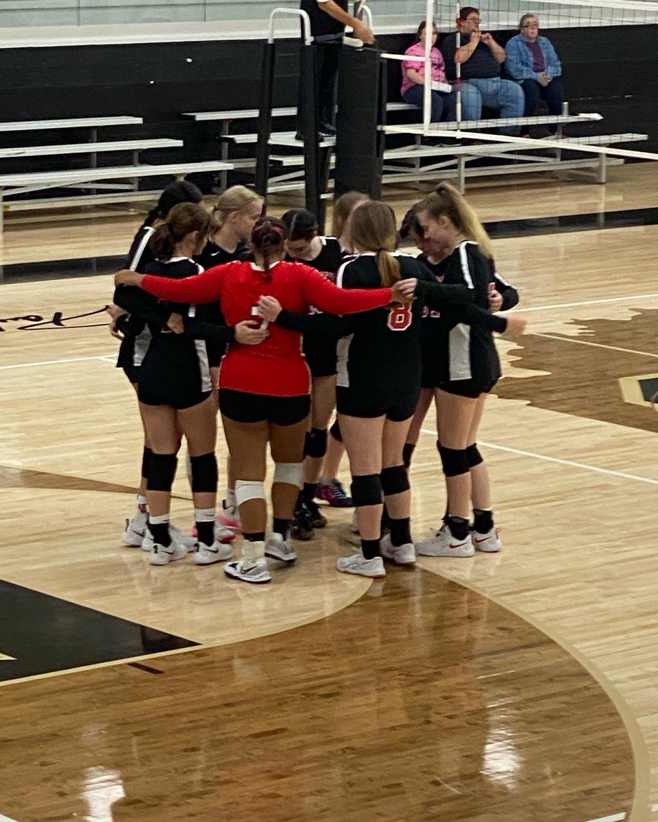 LionsAthletics's tweet photo. Good luck to Abby, Ella, Addy and Noah at XC Regional and good luck to #LCSVBALL in semis of Sectional! https://t.co/YRHF7eLZcv